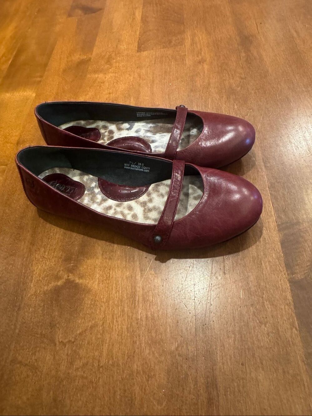 Børn Women’s 7.5 Burgundy Leather Mary Jane Ballet Flats EU 38.5